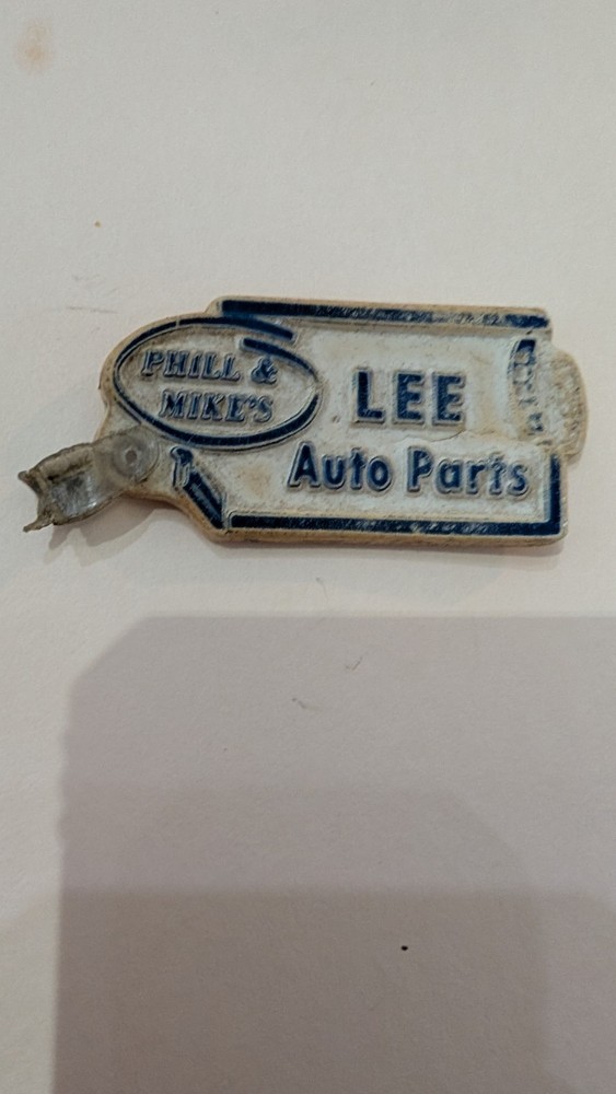 Lee Auto Parts Keychain
