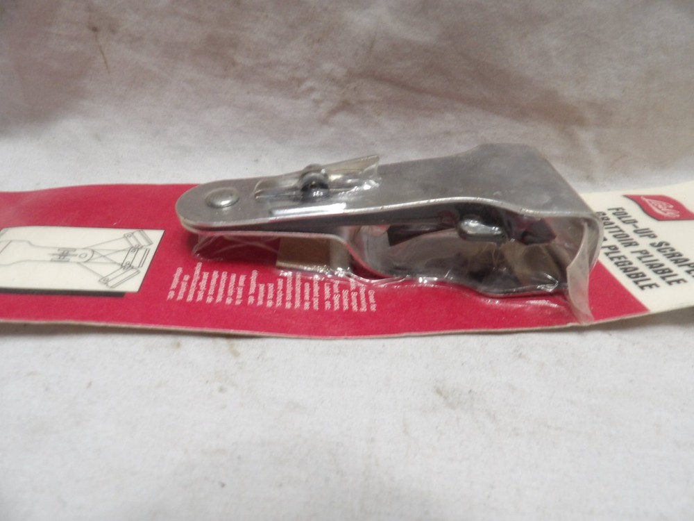 Lisle Fold-Up Scraper #52400