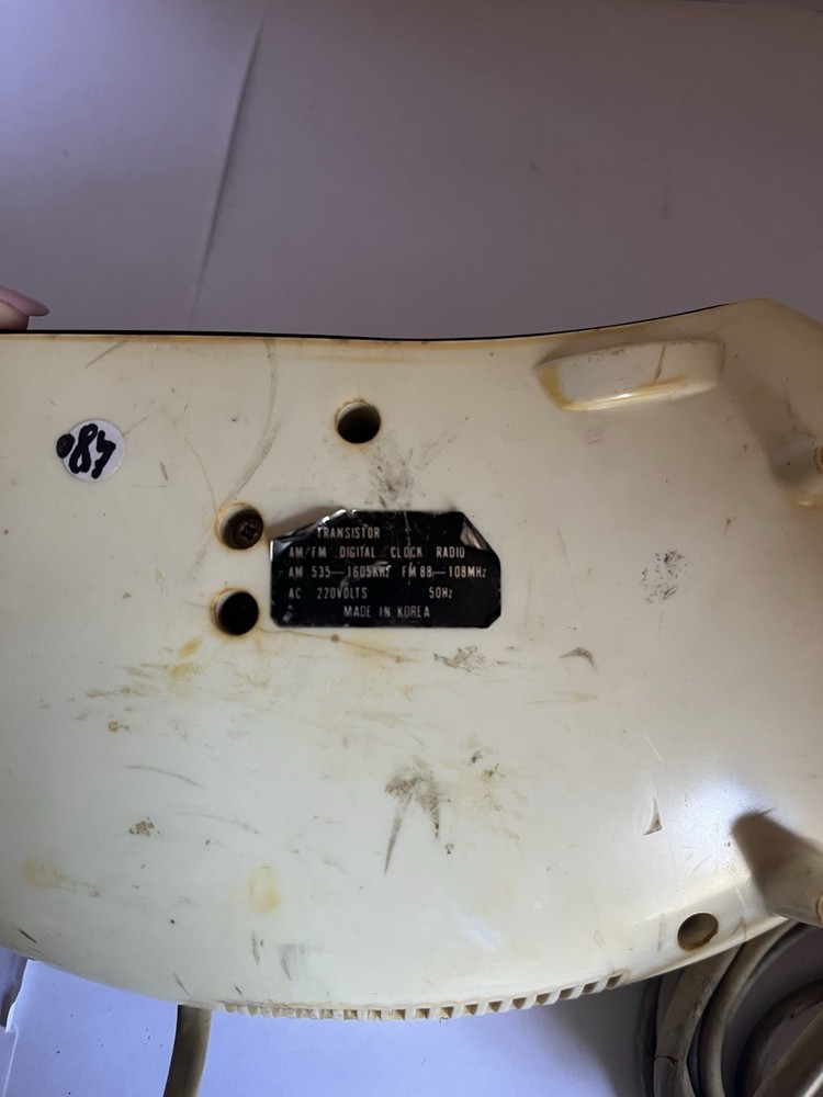 Original Model DC-1600 Plug Digital Clock Radio