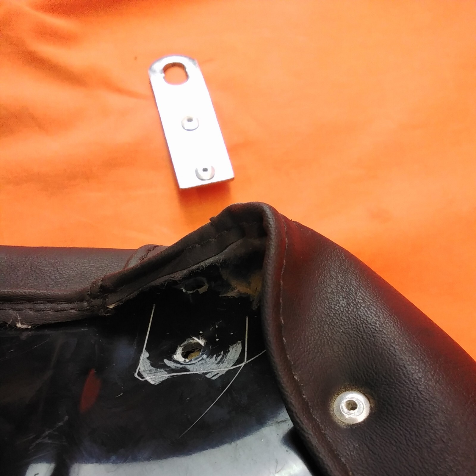 MUSTANG WIDE TRIPPER SOLO SEAT FOR HARLEY-DAVIDSON TOURING 76692