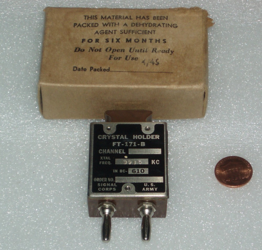 FT-171-B crystal 2.xxx MHz crystal holder US Army BRAND NEW NOS