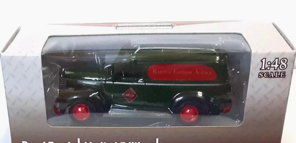 Retired 1:48 Die-Cast Railway Express 1946 Chevrolet Panel Truck New in Box