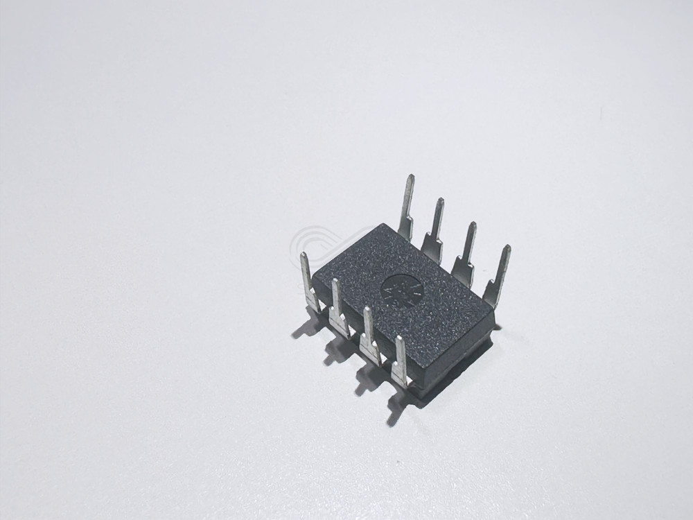 UC39432N Unitrode Precision Analog Controller IC 2.2-36V PDIP-8