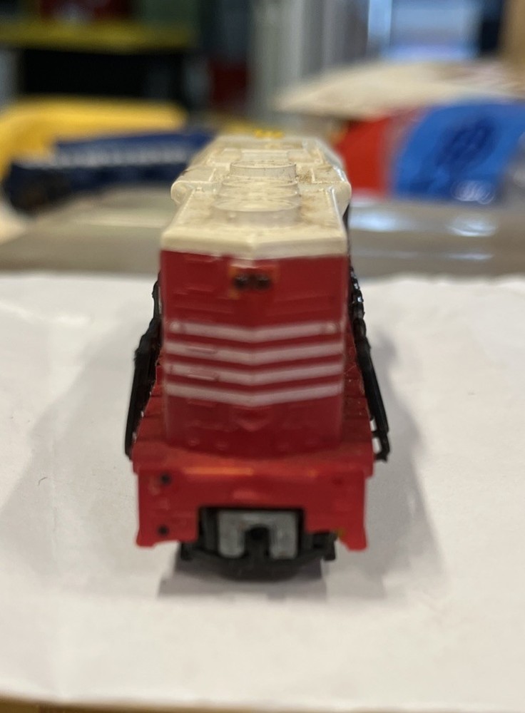 Bachmann N Scale Burlington 102 Engine ( T 16 )