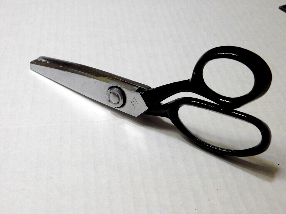 1950-60's VINTAGE 7" PINKING SHEARS - JAPAN - EXCELLENT - SHARP!