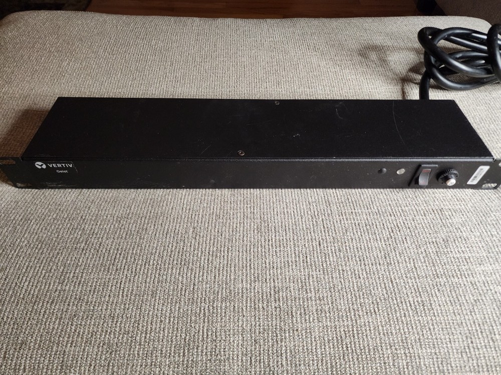 VERTIV GEIST BASIC 10-OUTLET L5-20P10 HORIZONTAL RACK-MOUNTABLE 29584 Power Dist