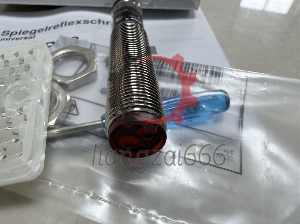 New In Box WENGLOR RO88PB3 Reflex Sensor