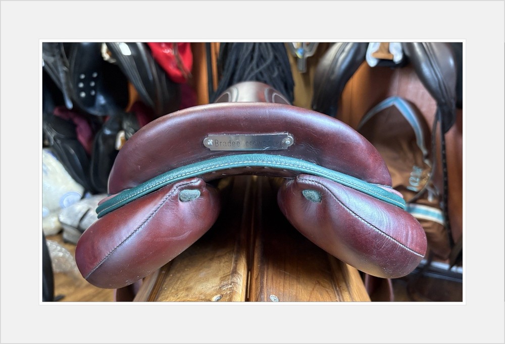 Devoucoux Biarritz Lab Jump Saddle. 18” Arcade Normale