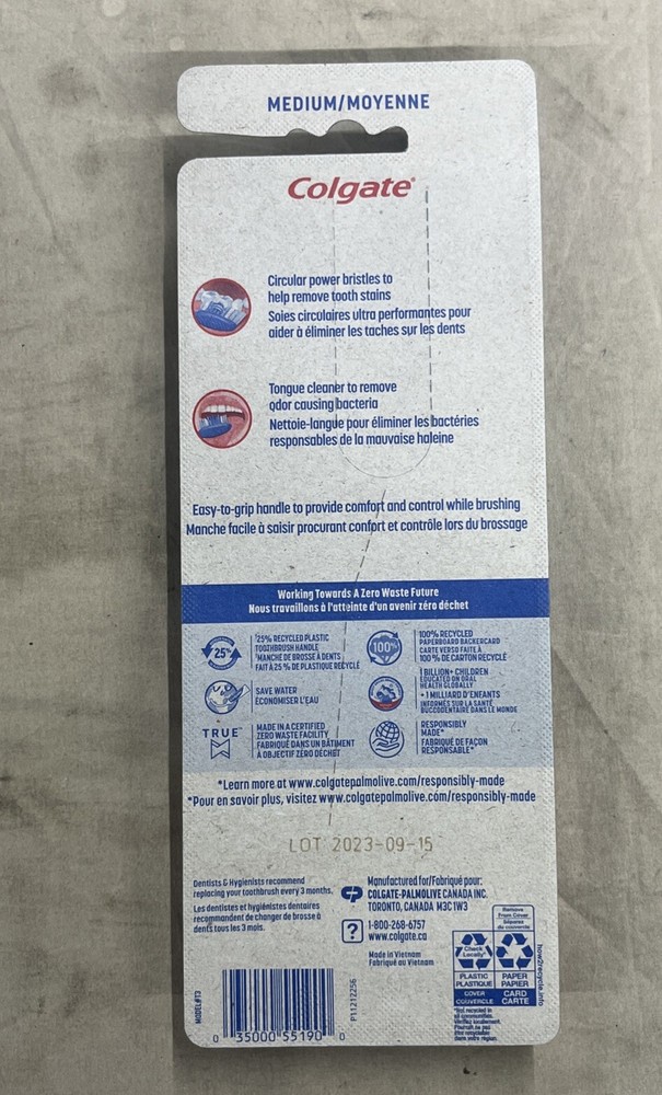 2 Pack Colgate Extra Clean Toothbrushes (Medium) - 8 Toothbrushes