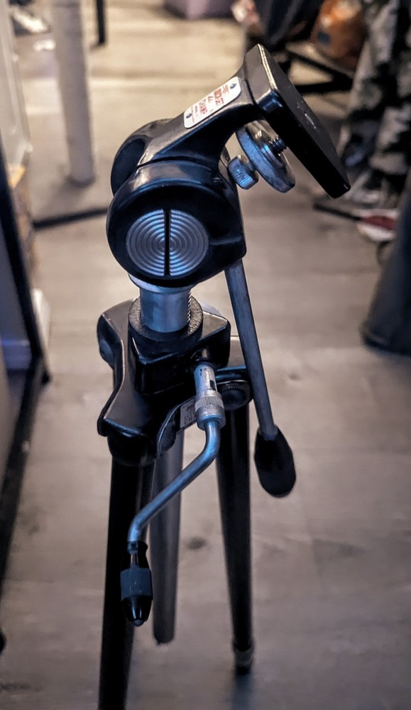 Vintage Quick-Set Elevator Champ Professional Tripod Model EC1