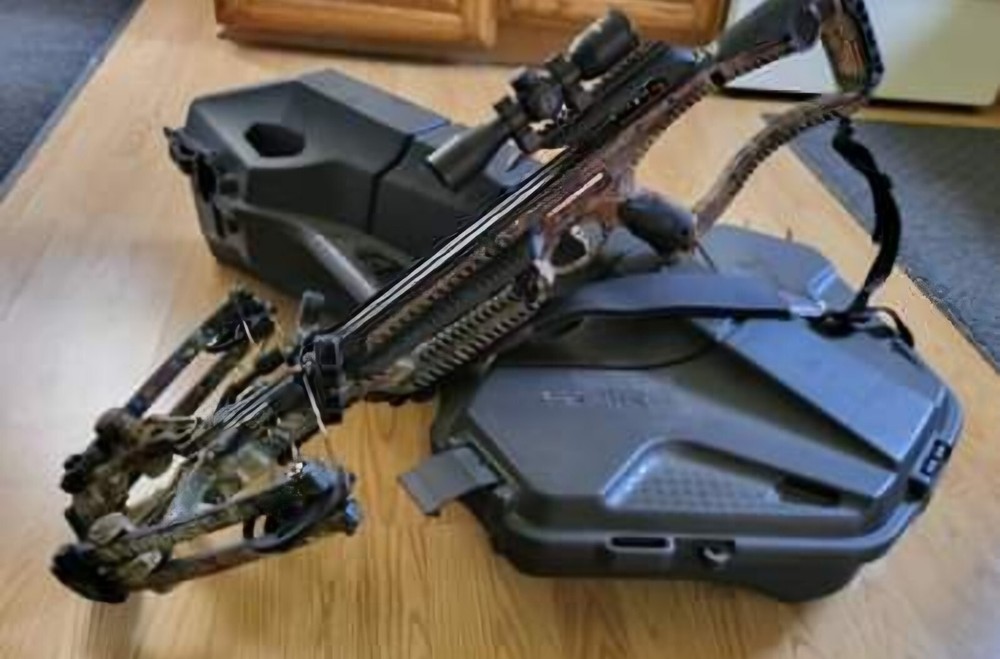 Barnett Raptor Pro  Crossbow With Hardcase