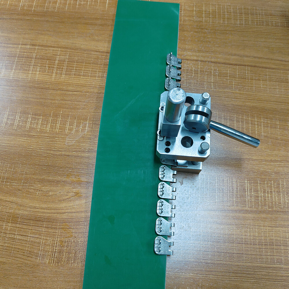 Fastener Installation Tool For Flexco Alligator Ready SetStaple Fasteners