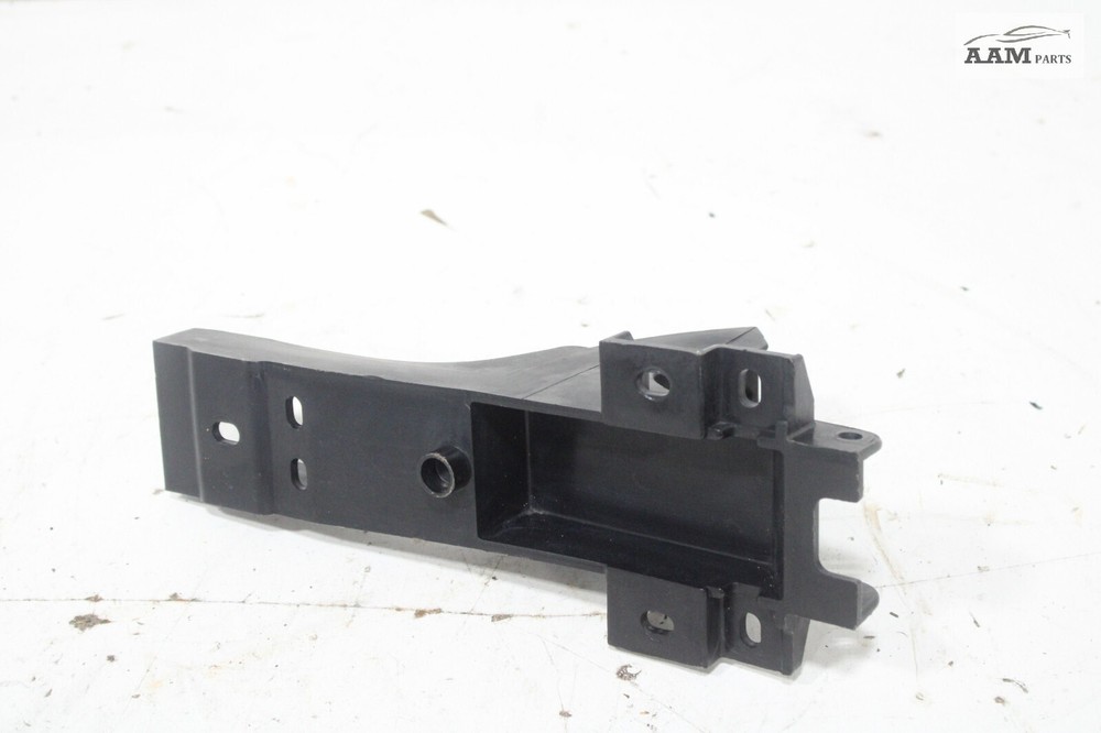 2018-2024 FREIGHTLINER CASCADIA LEFT SIDE FAIRING EXTENDER BRACKET OEM