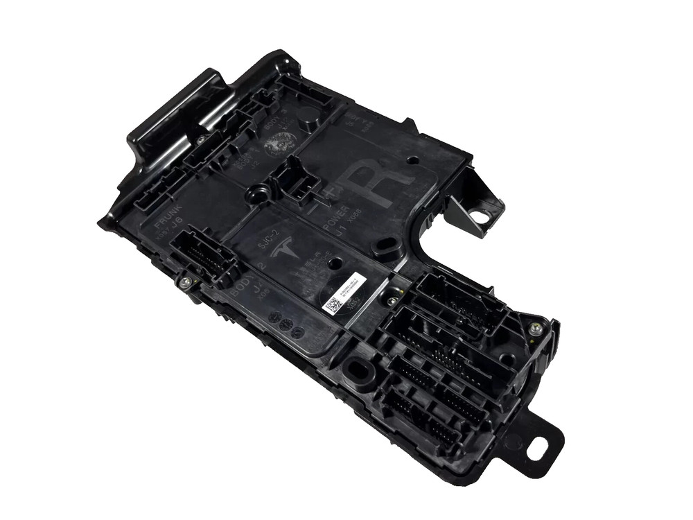 ⭕20-24 Tesla Model Y Right Low Voltage Controller Electronic Module 1657650-00-C