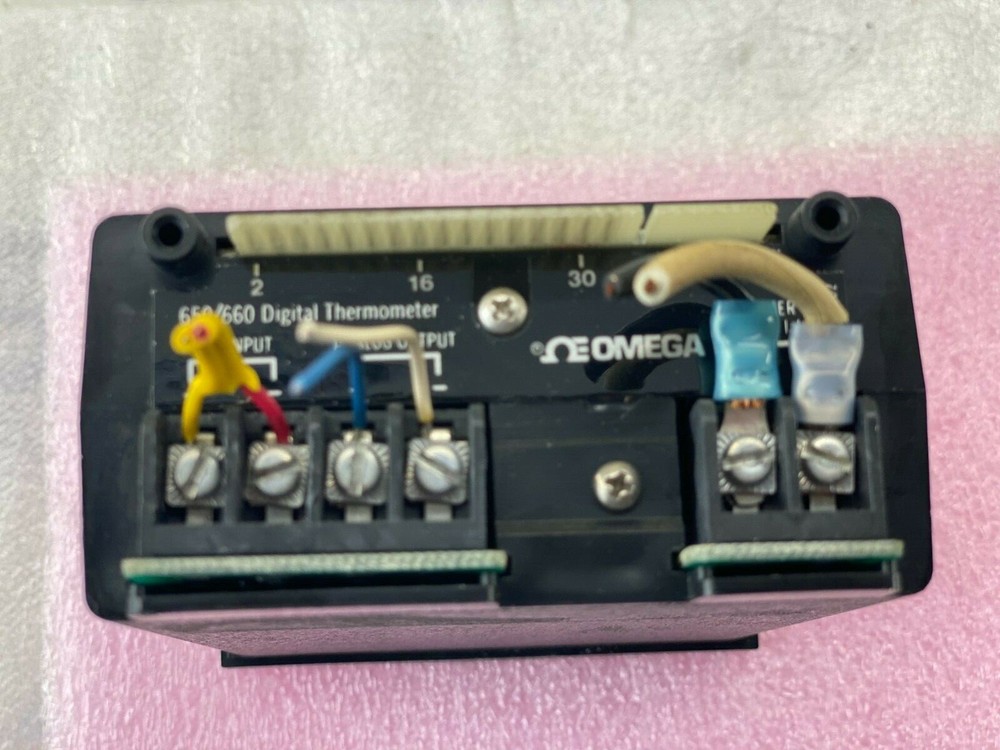 OMEGA 660 THERMOCOUPLE THERMOMETER
