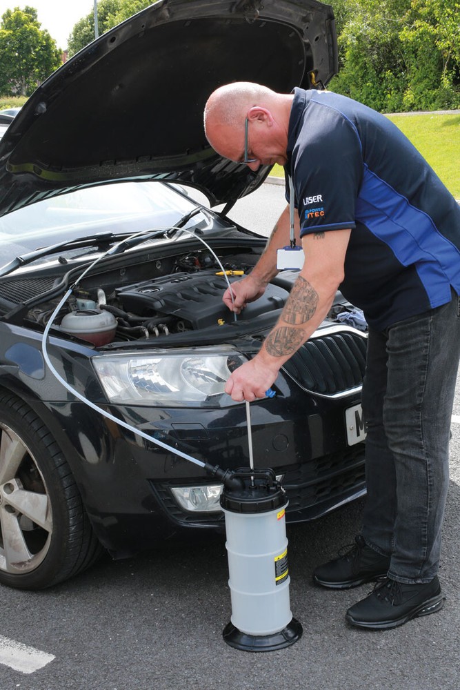 Laser Tools 9020 Manual & Pneumatic Fluid Extractor 6L & Additional Tubes