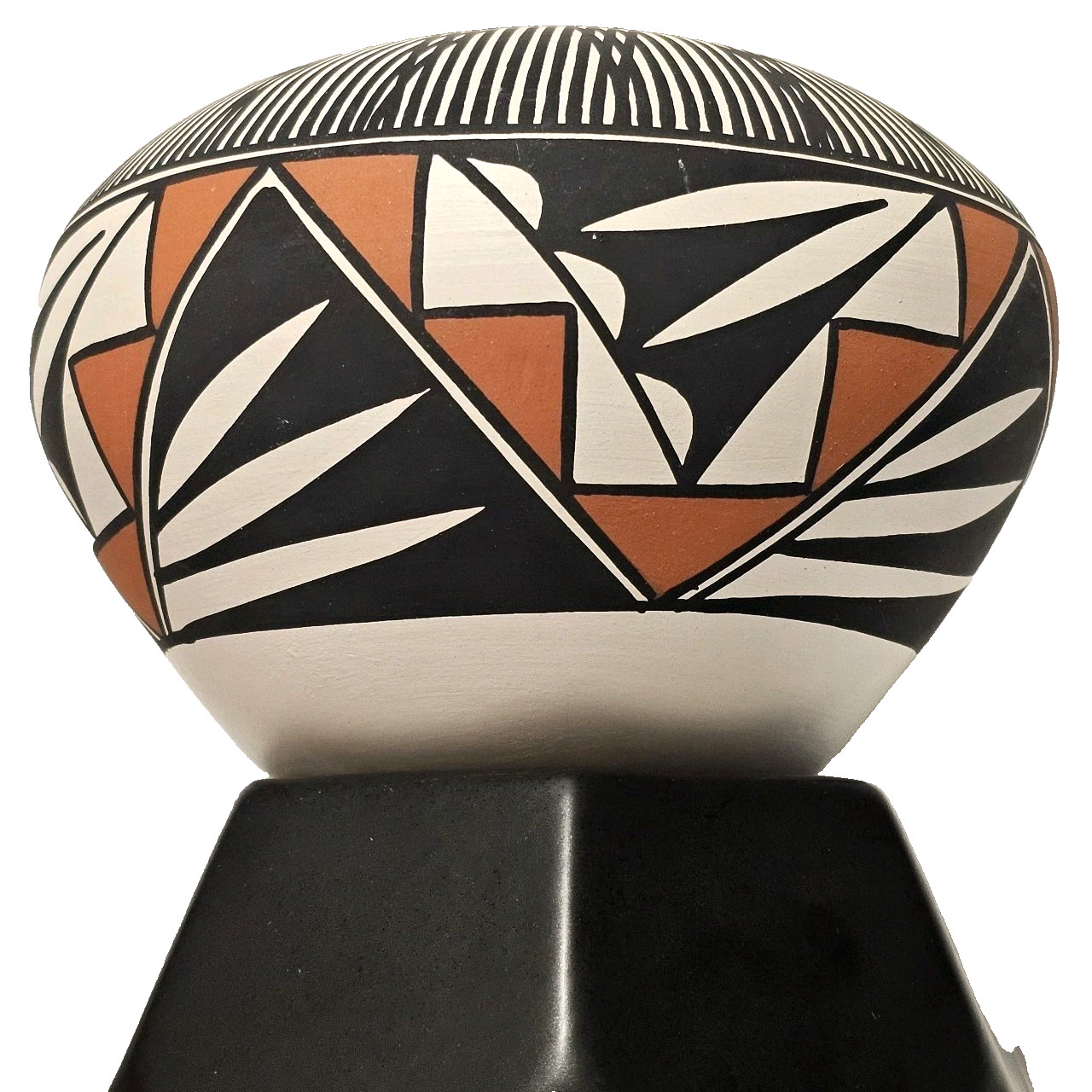 B D (Beverly) Garcia Acoma NM Pottery Line Work Signed 4.5"H & 5.5"W Hand-Coiled