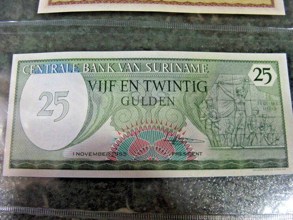 BANK NOTES WORLD 3 NOTES G18