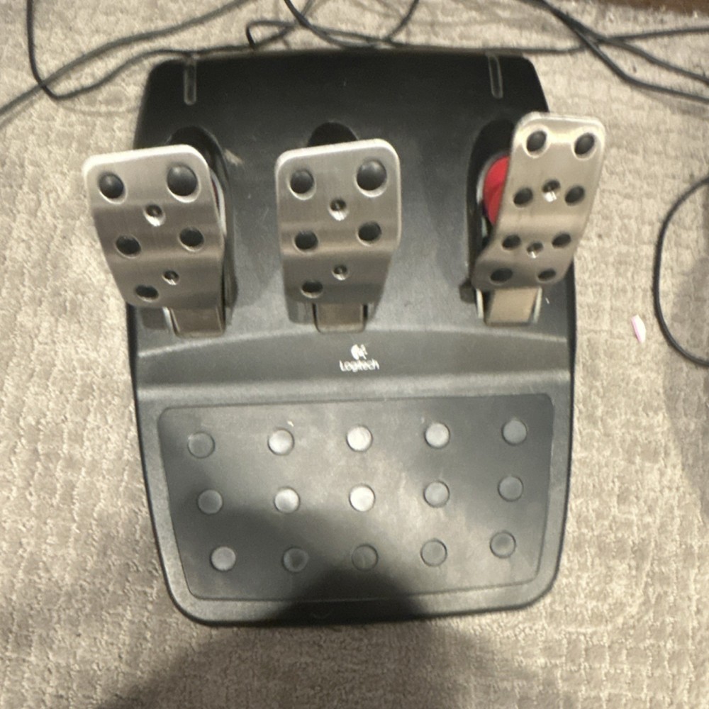 Logitech g27 Steering Wheel, Pedals, Shifter Bundle