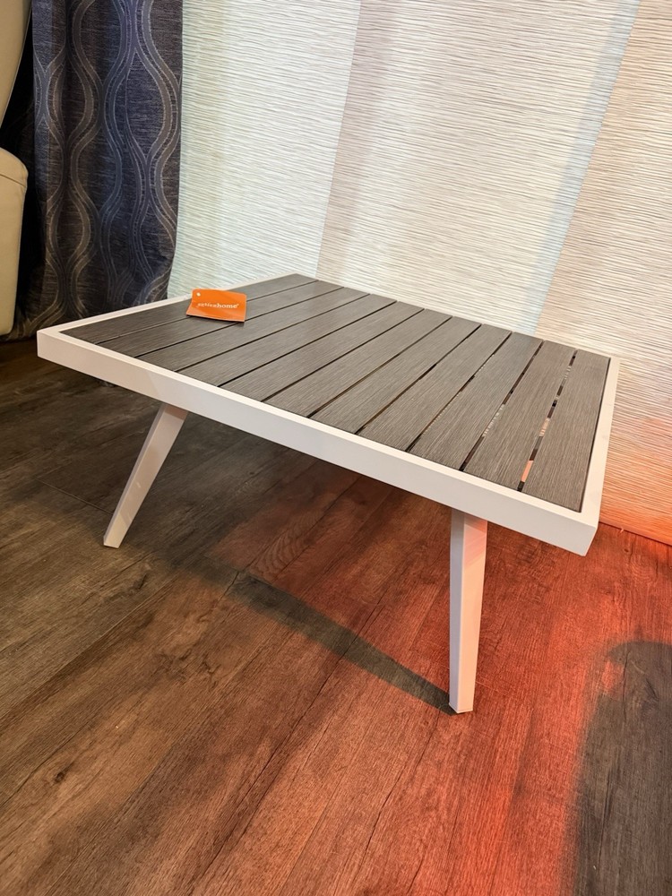Glitzhome Patio Table