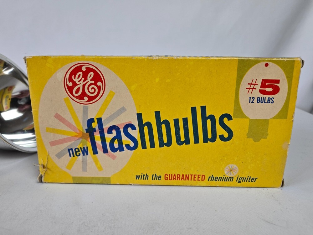 Kodalite Flasholder and 10 GE Flashbulb Set