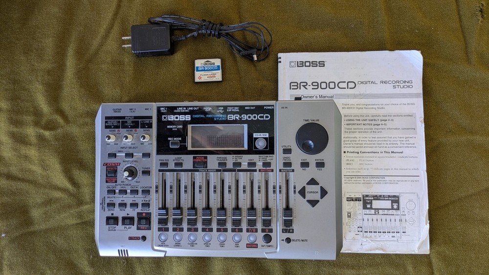 Boss BR-900cd  Digital Recording Studio