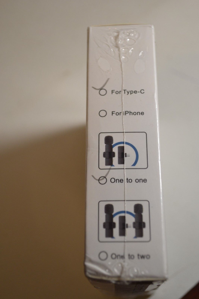 Wireless Lavalier Microphone Collar Clip Microphone K60 3.7V/1A