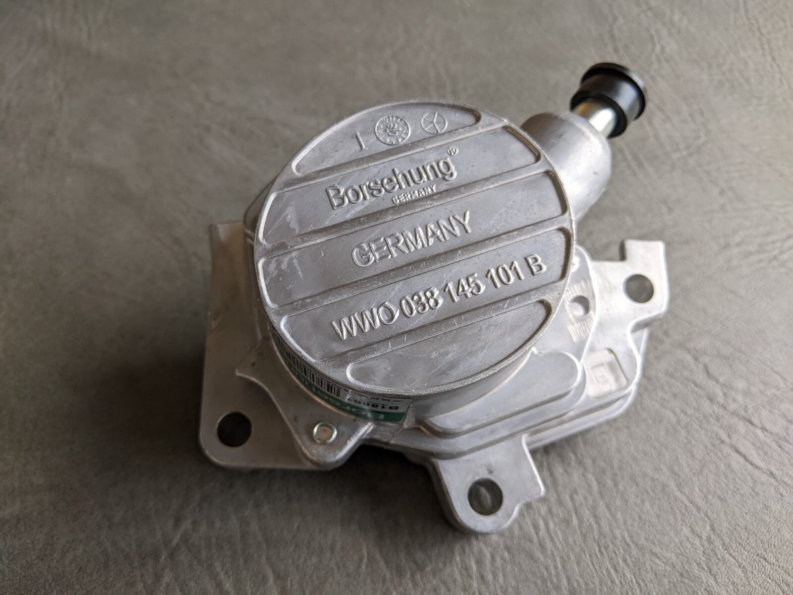 NEW GERMAN VACUUM PUMP A4 GOLF JETTA NEW BEETLE TDI ALH 038 145 101 B $144