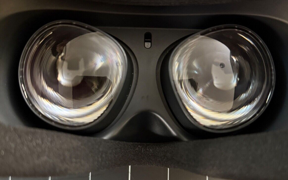 128GB Meta Oculus Meta Quest 2 VR Headset - Excellent Condition w 2 Controllers