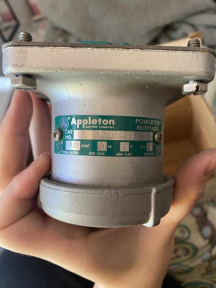 Appleton ACR3033 powertite receptacle (476)