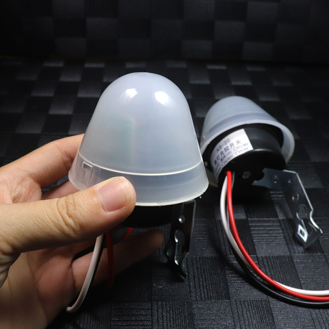 2pcs DC/ AC 12V Auto On Off Light Photocell Switch Control Dark to Dawn Sensor