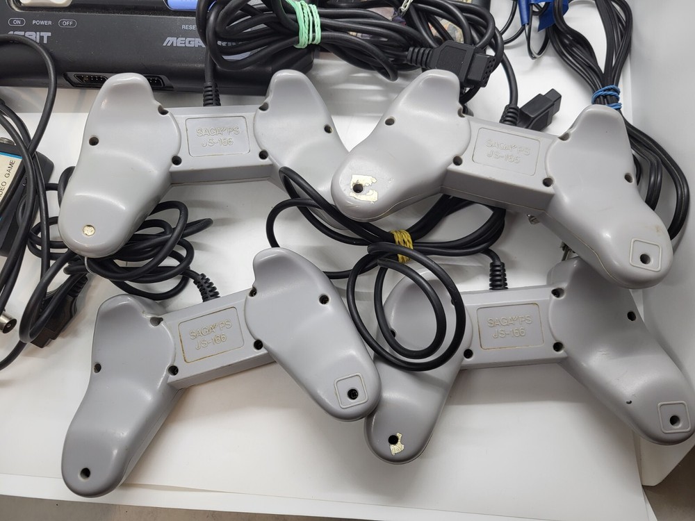 Vintage Game console Mega Drive 2 Console 16 bit working cartridges different