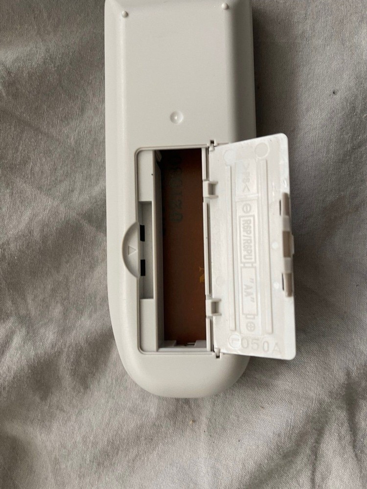 Genuine Epson Remote Control 151506800 Brightlink Projector Replacement ELPDC11