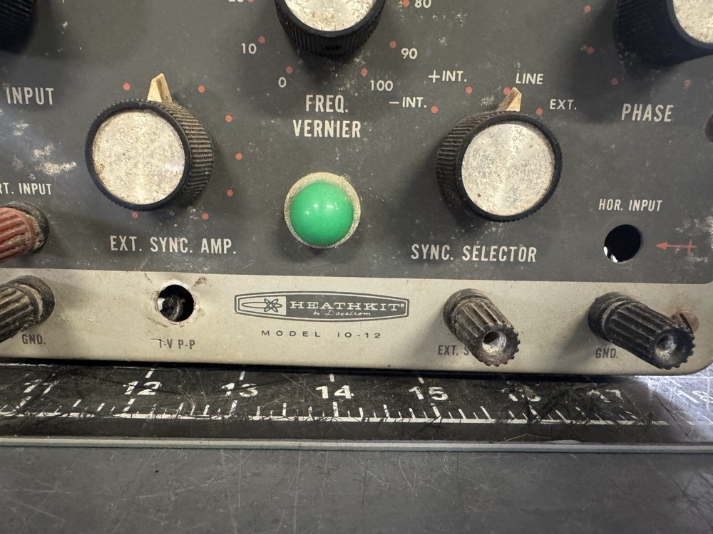 Heathkit Model 10-12 Laboratory Oscilloscope – Vacuum Tube Scope – Untested