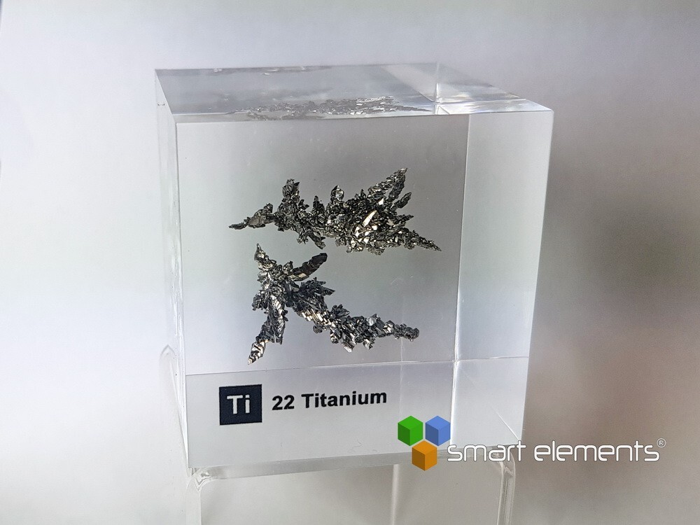 Acrylic Element cube - Titanium Ti crystals - 50mm - Element collection