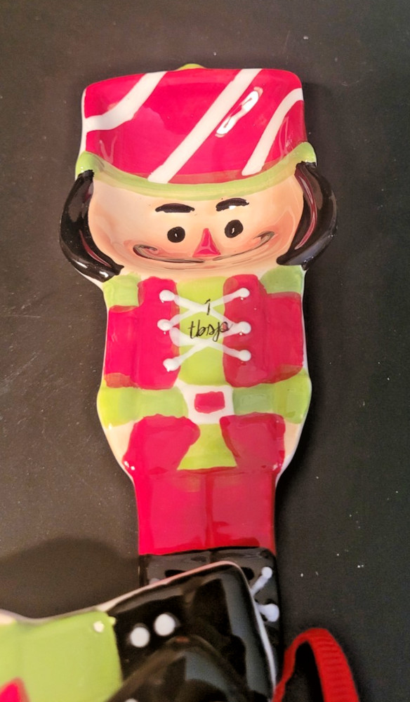 Pier 1 Nutcracker Nesting Measuring Cups and Spoons