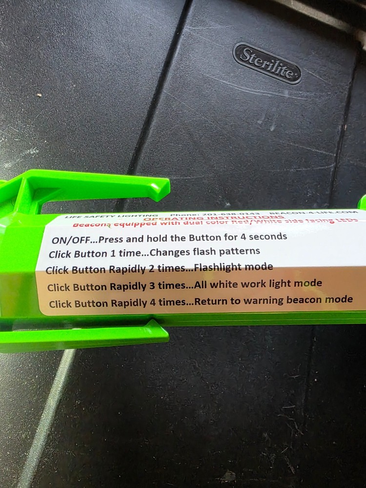 Beacon-4-Life LED road flare red/white