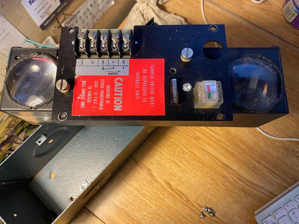 Vintage. Detection Systems (Model DS 401) Infared Motion Detector