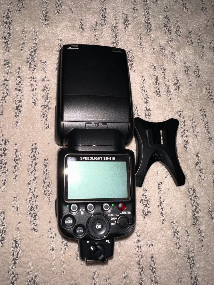 Nikon Speedlight SB-910 AF Shoe Mount Flash for Nikon
