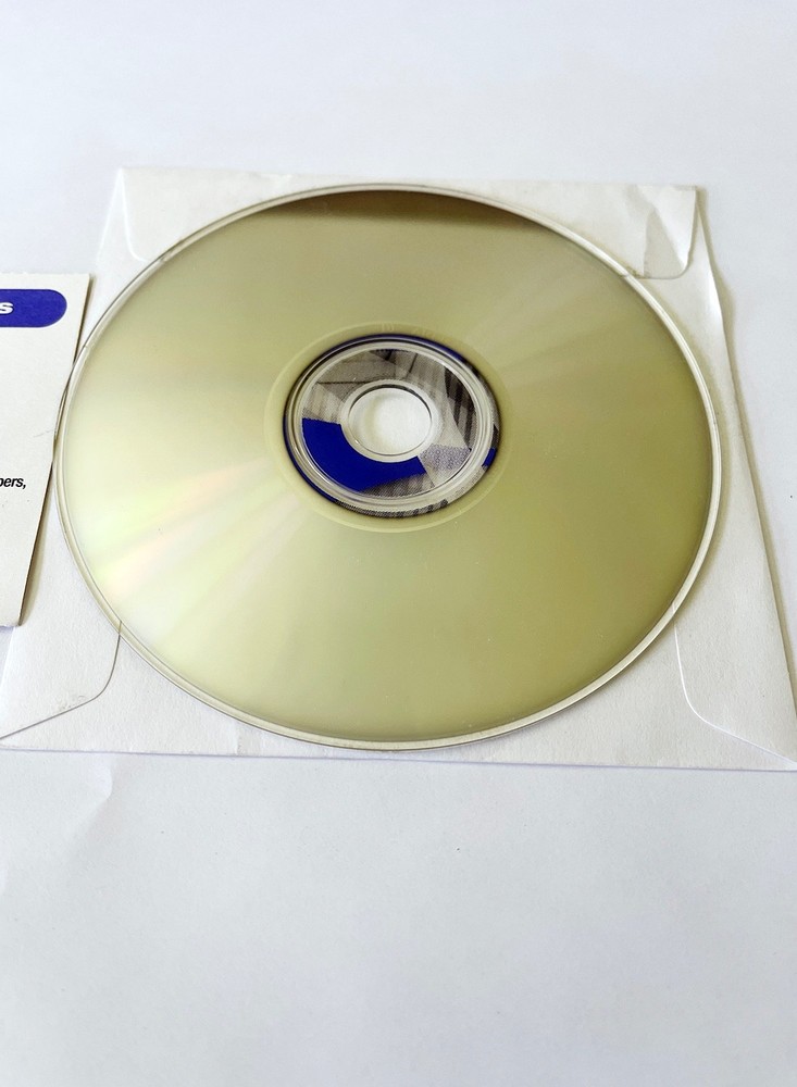Macromedia Dreamweaver 3 & Fireworks 3 Studio - 2 CDs with Serial Number