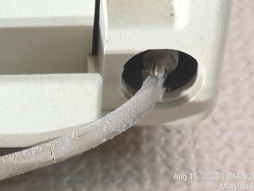 Vintage COMPAQ Portable III Computer Model: 2660 - Powers ON