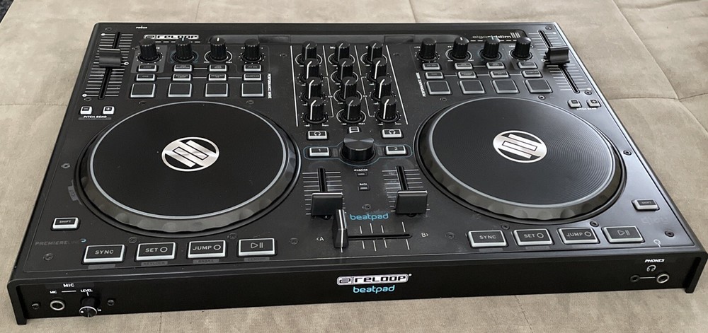 Algoriddim Reloop BeatPad - DJ Controller