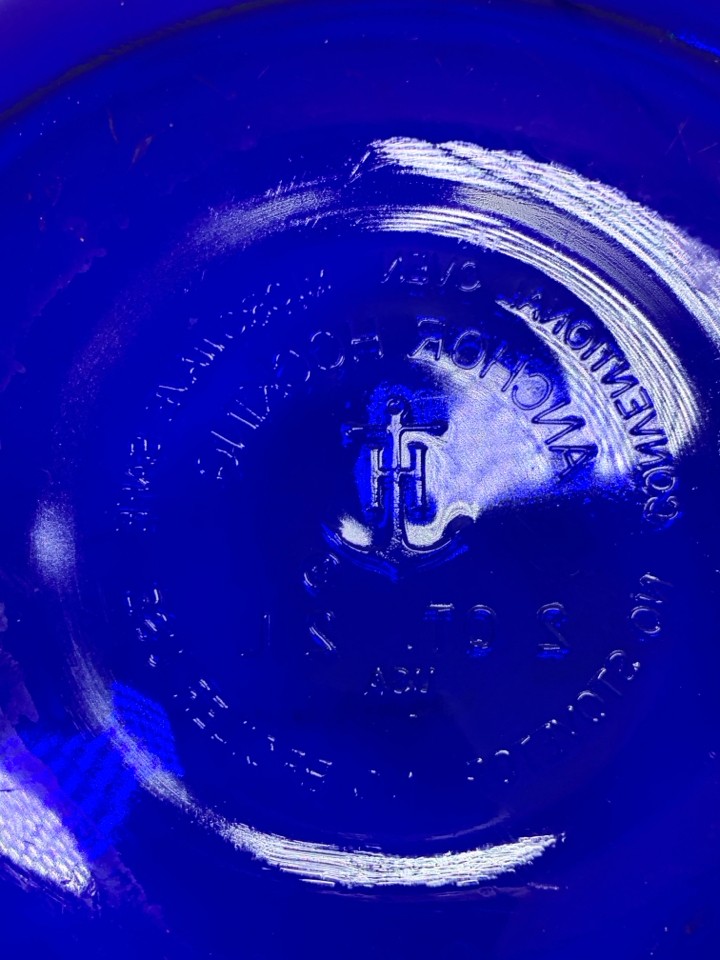 COBALT BLUE GLASS BAKING DISH W/ LID.