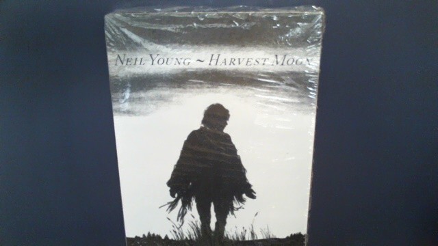 VINTAGE NEIL YOUNG HARVEST MOON * LONGBOX ONLY * NO CD * BOX ONLY!!