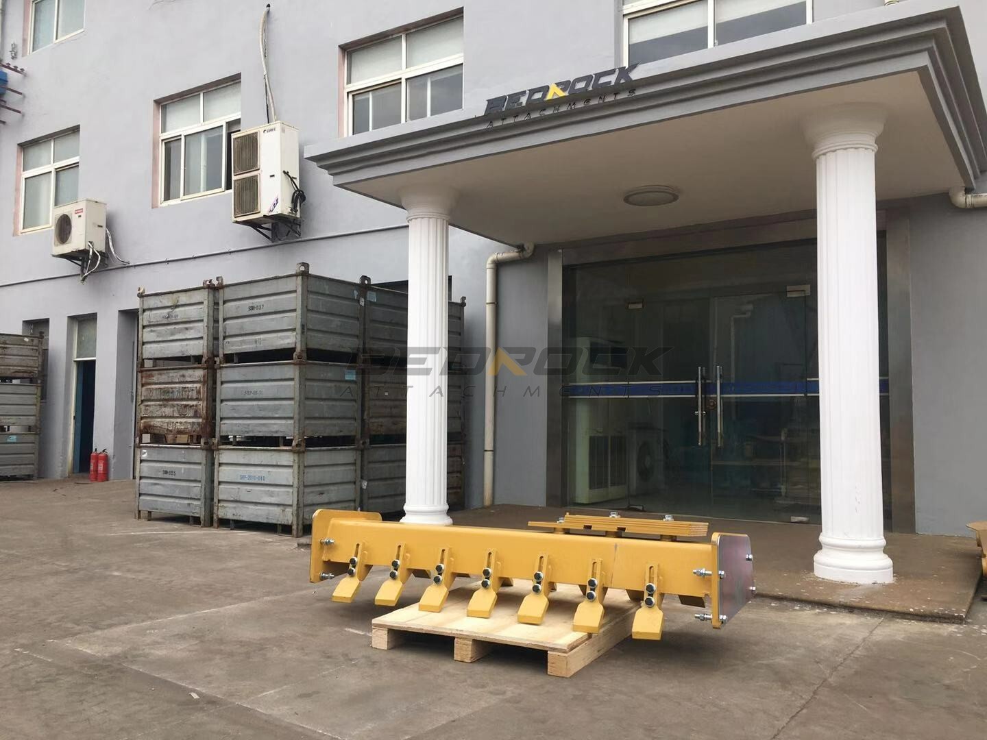 PAD FOOT SHELL BUMPER FITS CAT CS64/CS74 ROLLER