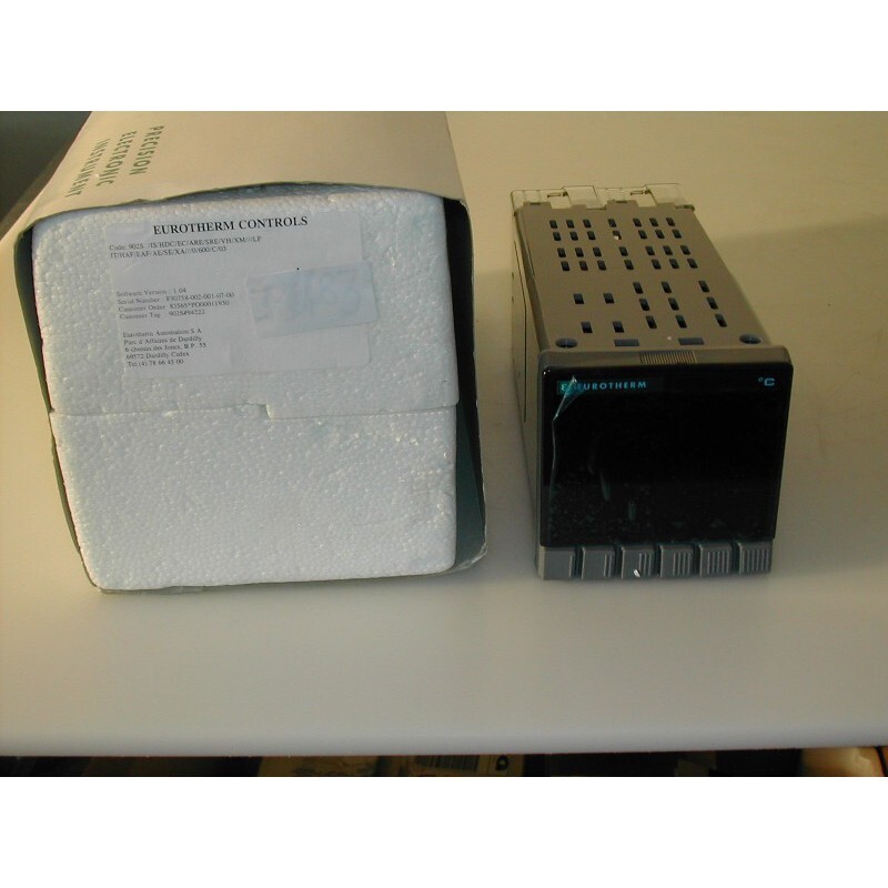 PRECISION TEMPERATURE CONTROLLER EUROTHERM 902S