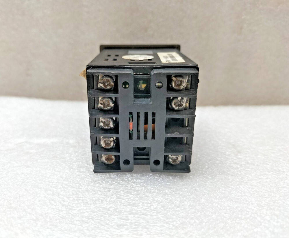 MULTISPAN TC-49 DIGITAL TEMPERATURE CONTROLLER