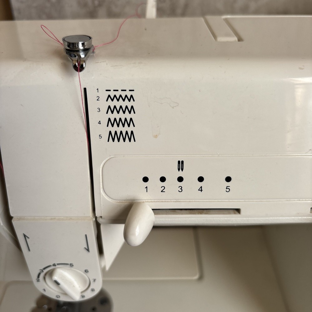 SINGER 2517C Sewing Machine - Zigzag Free Arm - 17 Functions, Accessories Tested
