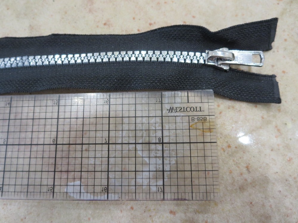 18 Inch Plastic Zipper #5 silver teeth light Weight Separating