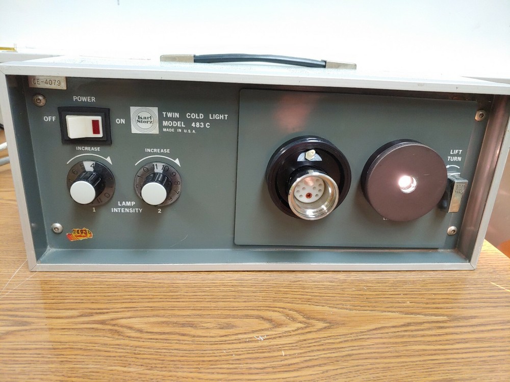 Karl Storz Twin Cold Light Source/Illuminator Model 483C